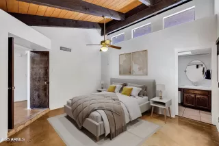 Photo #6: 6857707 Listing 