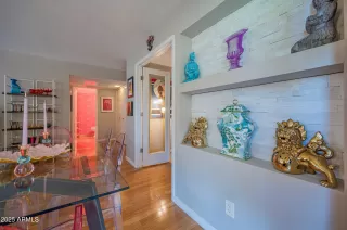 Photo #5: 6857745 Listing