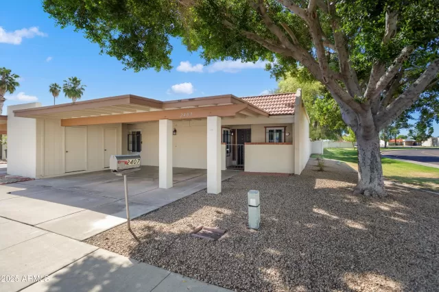 MLS: 6857758 Condo For Sale