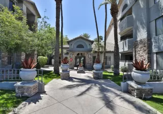 Photo #3: 6857790 Listing