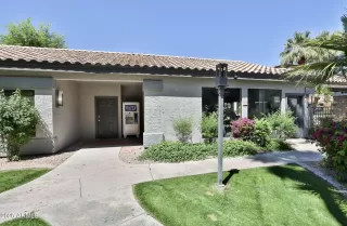 Photo #4: 6857790 Listing