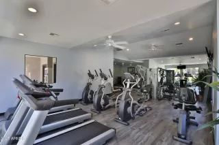 Photo #5: 6857790 Listing