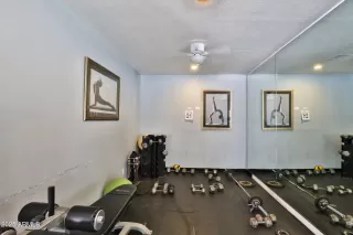 Photo #6: 6857790 Listing