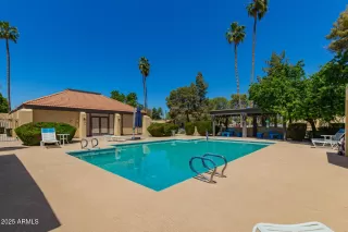 Photo #6: 6857840 Listing