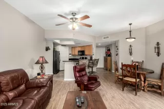 Photo #3: 6857941 Listing