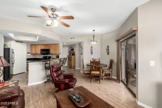 Photo #4: 6857941 Listing