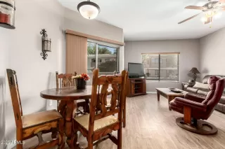 Photo #5: 6857941 Listing