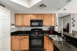 Photo #6: 6857941 Listing