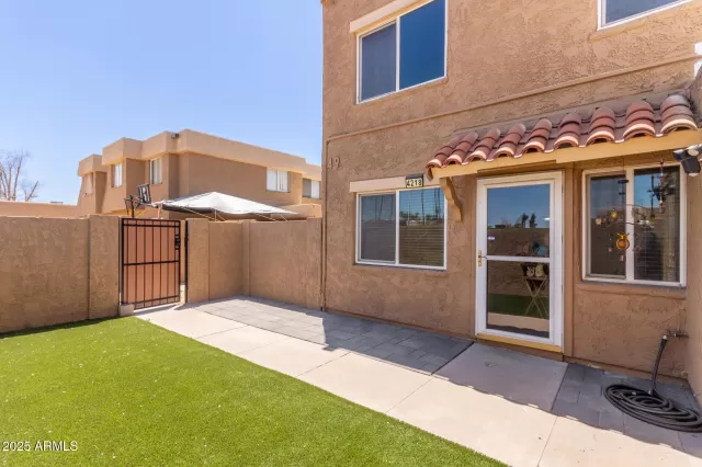 MLS: 6857986 Condo For Sale