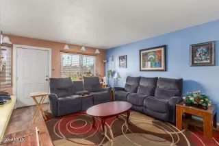 Photo #3: 6857986 Listing