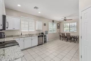 Photo #6: 6858053 Listing