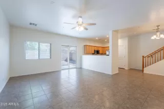 Photo #4: 6858246 Listing