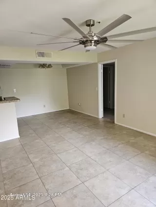 Photo #3: 6858310 Listing 