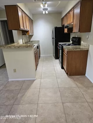 Photo #5: 6858310 Listing 