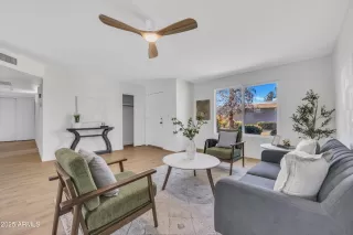 Photo #4: 6858505 Listing