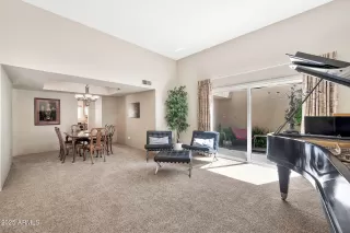 Photo #4: 6858517 Listing