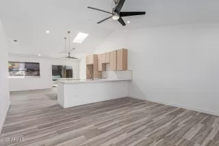 Photo #4: 6858529 Listing 