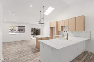 Photo #6: 6858529 Listing 