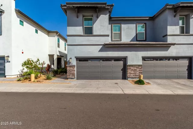 MLS: 6858544 Condo For Sale