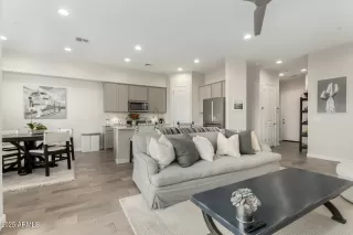 Photo #2: 6858544 Listing 