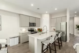 Photo #5: 6858544 Listing 