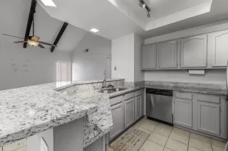 Photo #5: 6858652 Listing