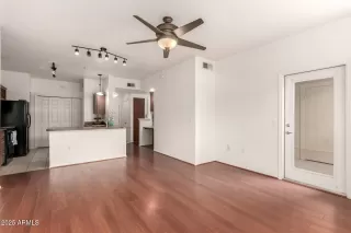 Photo #6: 6858717 Listing