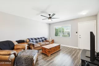 Photo #4: 6858784 Listing