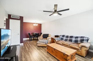 Photo #5: 6858784 Listing