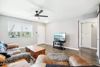 Photo #6: 6858784 Listing