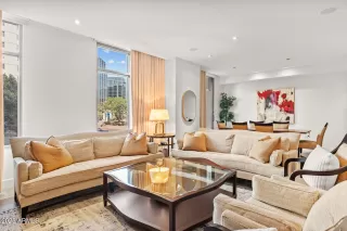 Photo #2: 6858861 Listing