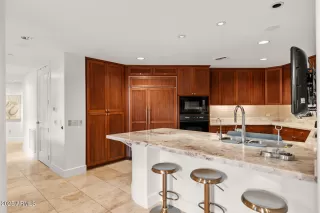 Photo #4: 6858861 Listing