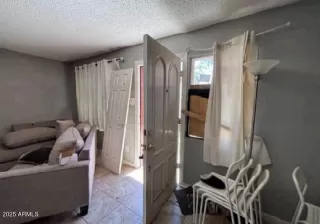 Photo #3: 6858884 Listing