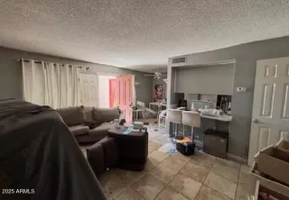 Photo #5: 6858884 Listing