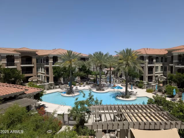 MLS: 6858935 Condo For Sale