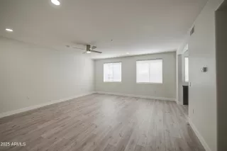 Photo #4: 6858950 Listing