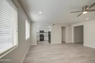 Photo #6: 6858950 Listing