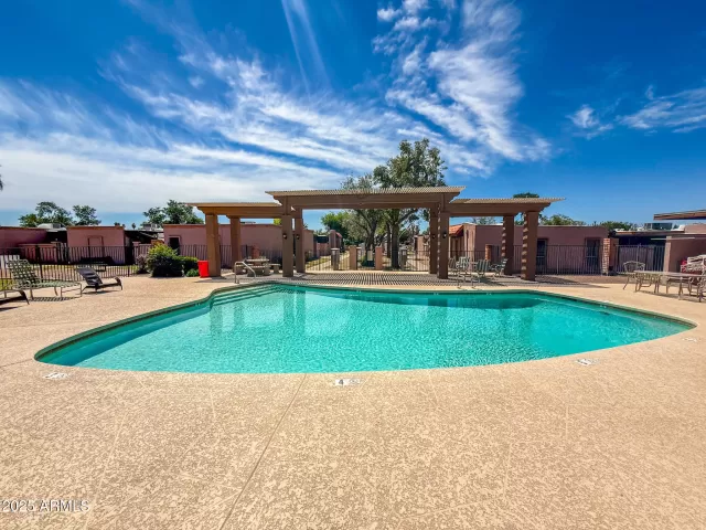 MLS: 6858968 Condo For Sale