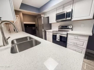 Photo #6: 6858968 Listing 