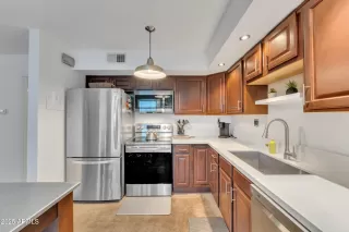 Photo #6: 6859055 Listing