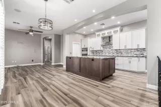 Photo #2: 6859065 Listing