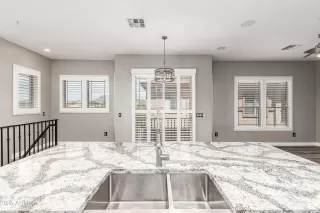 Photo #6: 6859065 Listing