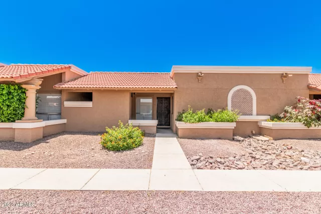 MLS: 6859270 Condo For Sale