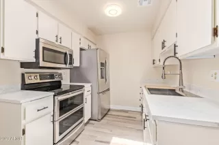 Photo #3: 6859270 Listing 