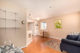 Photo #4: 6859726 Listing