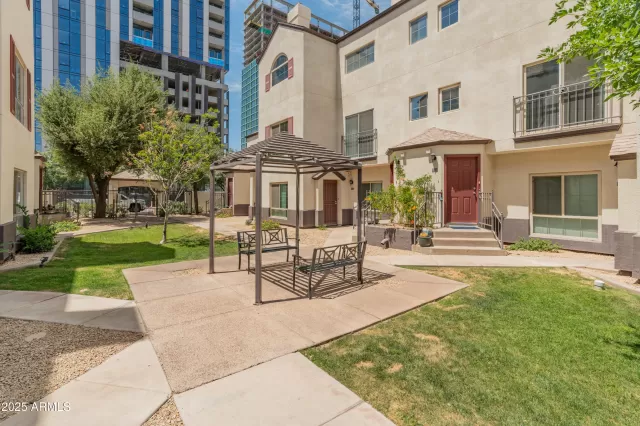 MLS: 6859813 Condo For Sale