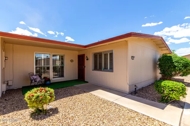 MLS: 6859842 Condo For Sale