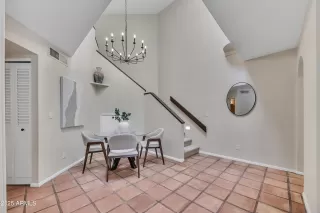 Photo #6: 6859848 Listing