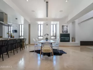 Photo #2: 6859943 Listing