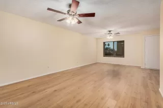 Photo #5: 6859963 Listing